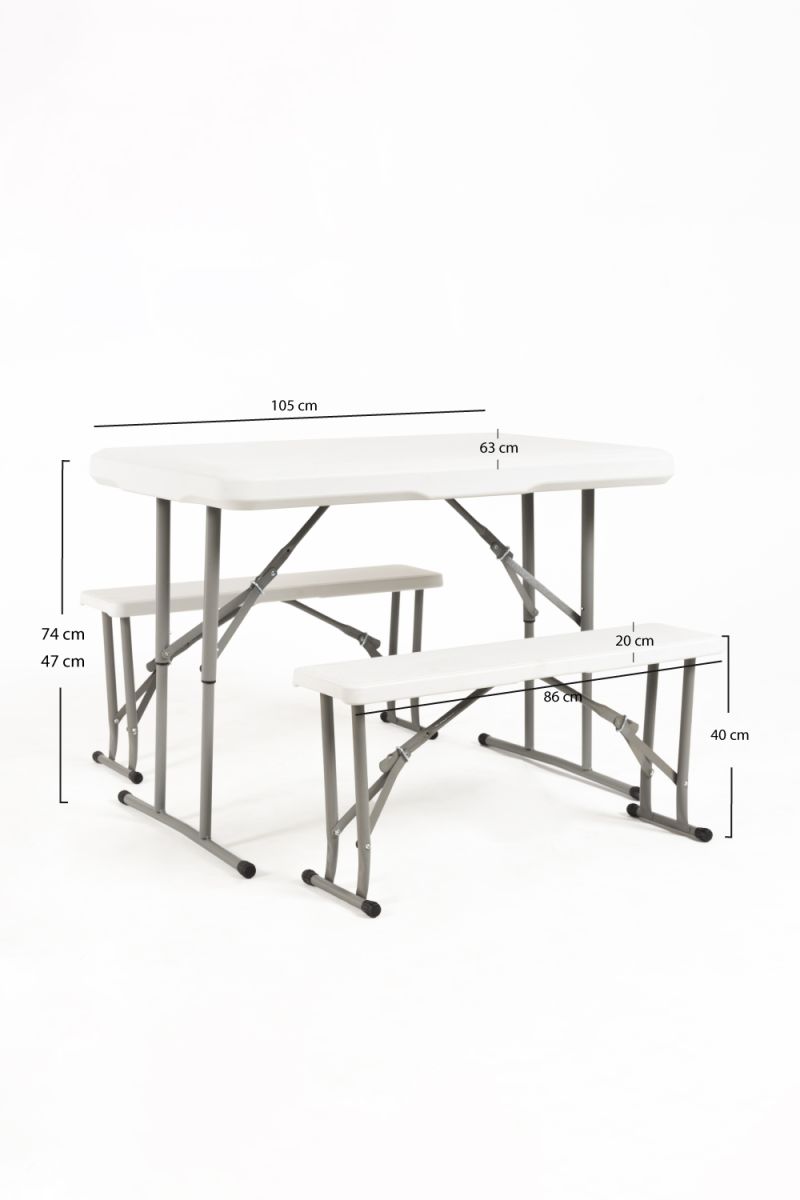 Conjunto Resin de mesa e bancos Conjunto Resin de mesa e bancos